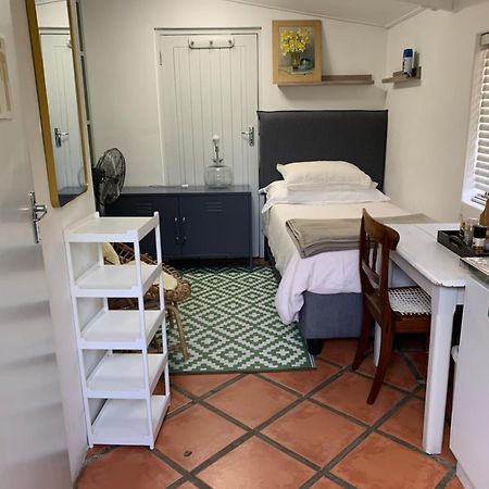 Апартаменты Just A Bed Стелленбос Экстерьер фото